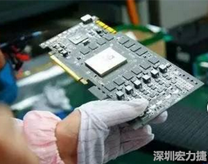 在當前的產業鏈整合和協同發展創新的戰略轉型期，PCB高密度化和PCB新功能化和智能化，輕、薄、細、小的發展帶來的產品散熱、精密布局、封裝設計等也為上游CCL產業的創新提出了更為嚴苛的要求。